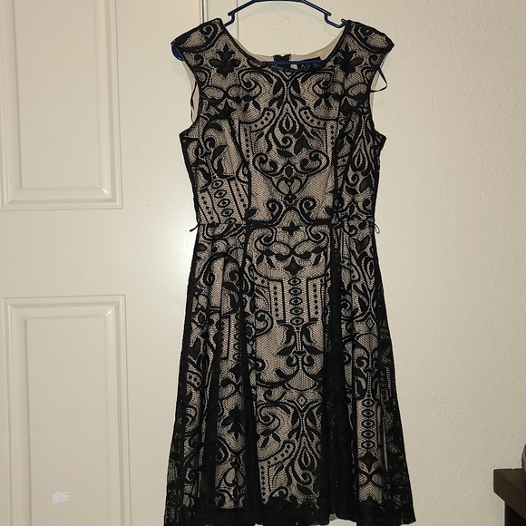 AUW beige and black lace cocktail dress - Picture 5 of 5